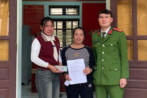 Nhặt được 29 triệu đồng khi đi làm đồng