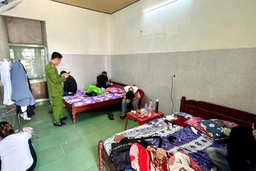 Đang 'lên tiên' thì bị tóm