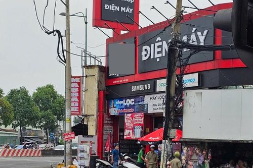 Nam thanh niên dùng hung khí cướp cửa hàng điện máy ở TP Thủ Đức
