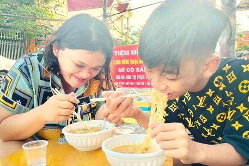 'Tiệm mì 1.000 đồng' cho người nghèo giữa lòng TP Cà Mau
