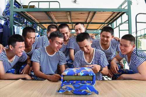 Những ngày đầu trong quân ngũ của các chiến sĩ mới
