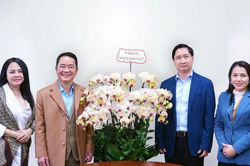Lãnh đạo Báo Pháp luật Việt Nam chúc mừng Bệnh viện Tâm Anh nhân Ngày Thầy thuốc Việt Nam 27/2