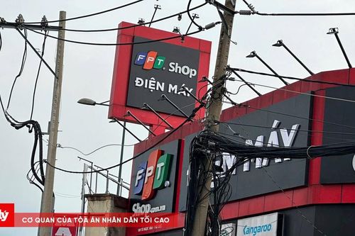 Nam thanh niên táo tợn cầm dao vào cướp tiền ở cửa hàng FPT
