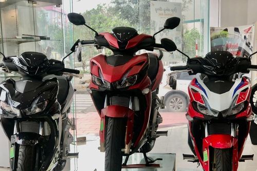Xe máy hot giảm giá cả chục triệu đồng sau Tết