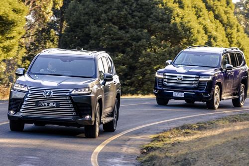 Chọn Toyota Land Cruiser hay Lexus LX: Sự khác biệt có đủ khiến bạn đánh đổi?