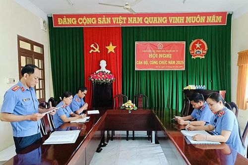 VKSND huyện Mỹ Tú tổ chức phiên tòa rút kinh nghiệm vụ án hình sự