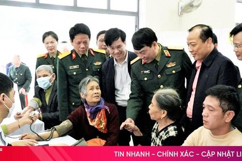 Gần 470 người dân Hương Khê được khám, cấp thuốc miễn phí