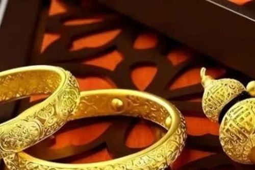 Tại sao người xưa lại nói: 'Đàn ông không đeo vàng, đàn bà không đeo bạc'?