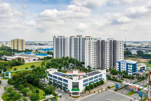 Căn hộ vừa túi tiền khan hiếm tại TP.HCM, người mua đổ về các tỉnh lân cận