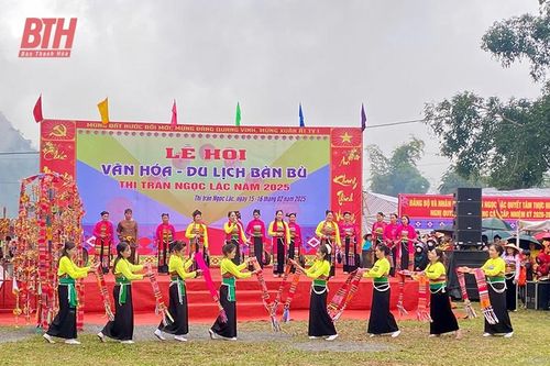Tưng bừng lễ hội đầu xuân