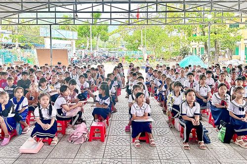 Gần 240 học sinh tiểu học huyện Tri Tôn tham gia hội thi 'Viết đúng, viết đẹp'
