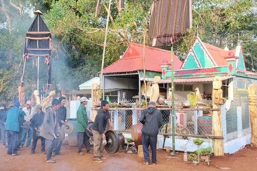 Gìn giữ lễ hội để phát triển du lịch