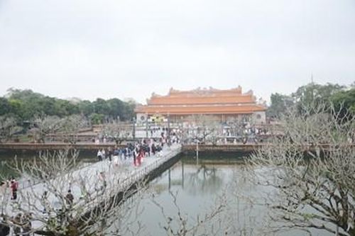 Thành phố Huế phấn đấu tăng trưởng kinh tế - xã hội năm 2025 đạt 10% trở lên