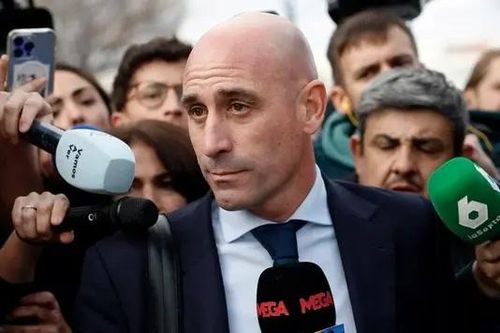 Luis Rubiales nhận án phạt tấn công tình dục