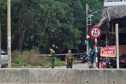 Về thăm con, người đàn ông phát hiện vợ cũ và con trai tử vong trong nhà