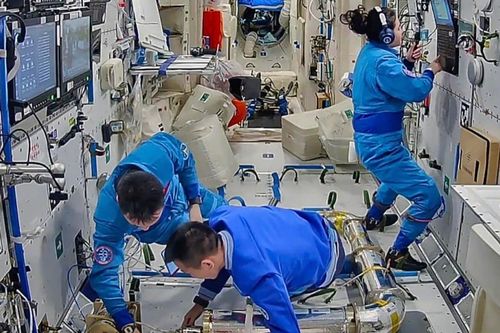 Trung Quốc thử nghiệm robot trên trạm vũ trụ Thiên Cung