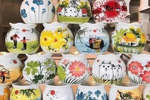Thời tiết nồm ẩm kéo dài, một loại đèn giá rẻ bỗng chốc trở nên đắt hàng