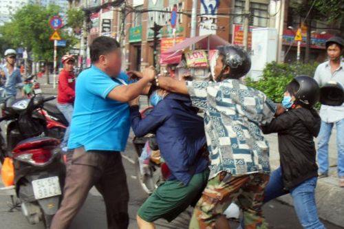 Bạo lực đường phố gia tăng - làm sao ngăn chặn?