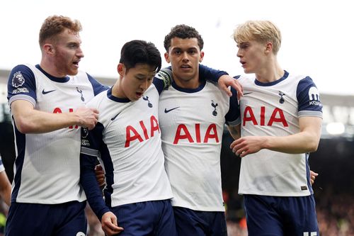 Tottenham thoát khủng hoảng