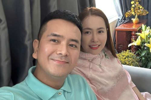 Hùng Thuận bên bạn gái mới