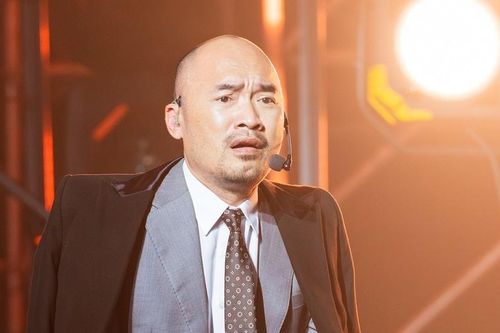 Tiến Luật bị công kích