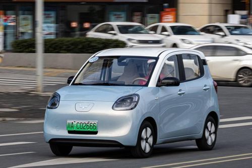 Wuling Mini EV bản 5 cửa giá từ 6.200 USD