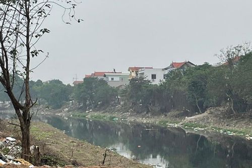 Người dân huyện Thường Tín mong mỏi sớm cải tạo đê sông Nhuệ