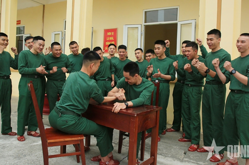 Yêu thương chân thành - điểm tựa để chiến sĩ mới hòa nhập