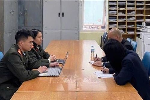 Đăng clip đánh bạc câu 'like' facebooker 'Phú Lê' bị xử phạt