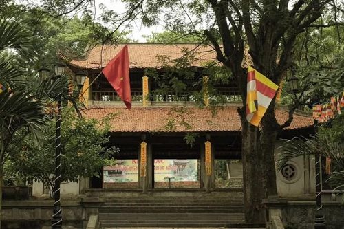 Vẻ cổ kính, rêu phong của ngôi chùa cổ nghìn năm trên núi Long Đọi