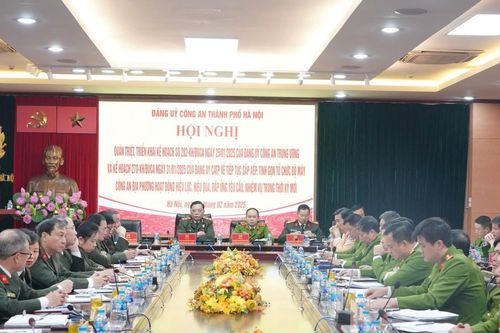 69 cán bộ công an Hà Nội tự nguyện nghỉ hưu sớm hoặc xin giữ chức vụ thấp hơn
