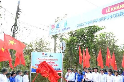 Xóa nhà tạm, trồng cây xanh khởi động Tháng Thanh niên 2025
