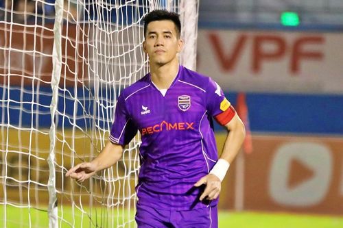 HLV Lào 'soi' Tiến Linh, ông Kim Sang Sik hãy cẩn trọng
