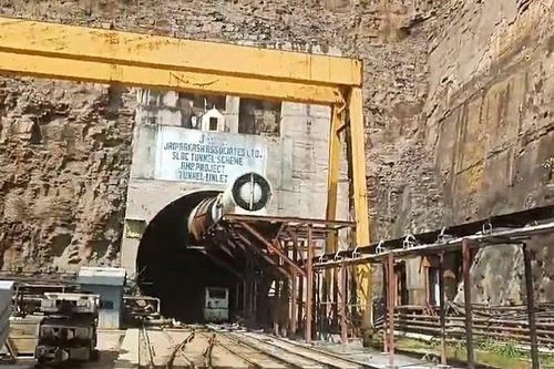 Ấn Độ: Sập đường hầm làm 8 công nhân mắc kẹt, nhiều người bị thương