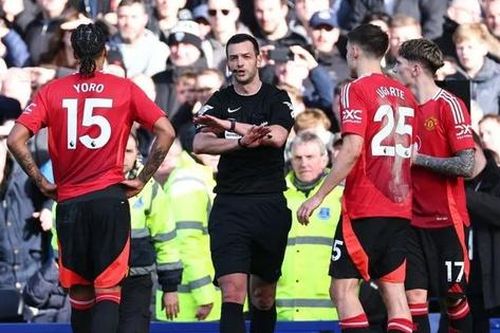 Premier League giải thích lý do hủy bỏ quả phạt đền của Everton trước MU