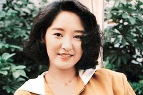 'Ác nữ đẹp của màn ảnh' bị bắt gặp nhặt đồ ăn thừa, nhan sắc tàn phai