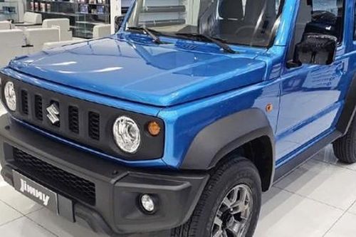 Suzuki Jimny giảm giá 60 triệu đồng để thanh lý xe VIN 2024