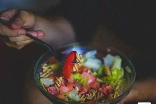 Không nên cho '3 thứ này' vào tủ lạnh, sẽ làm giảm tuổi thọ của tủ lạnh và gây 'nguy hiểm', giờ bỏ ra cũng chưa muộn