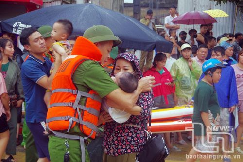 Nhớ những ngày vượt lũ