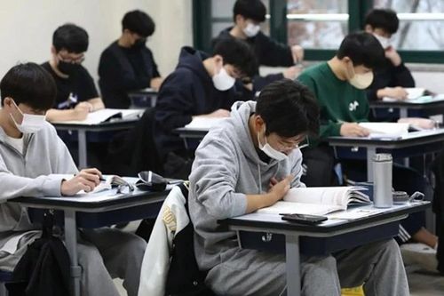 Tấm vé vào đại học 'nặng' đến mức nào?