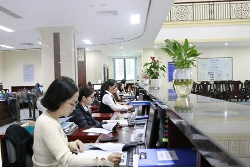 Nên hay không nên miễn thuế thu nhập cá nhân ở trung tâm tài chính?