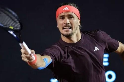 Alexander Zverev bị tay vợt kém 84 bậc đánh bại