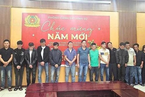 Đồng loạt triệu tập 17 người trong đường dây đánh bạc online xuyên quốc gia có giao dịch hơn 100 tỉ đồng