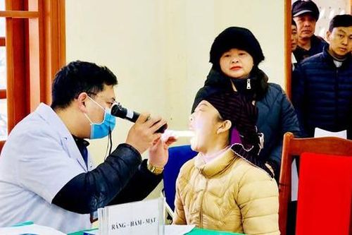 Hà Giang khám bệnh miễn phí cho người dân huyện Đồng Văn và Hoàng Su Phì
