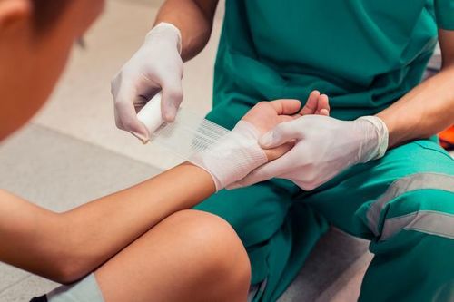 Cách sơ cứu vết bỏng ban đầu