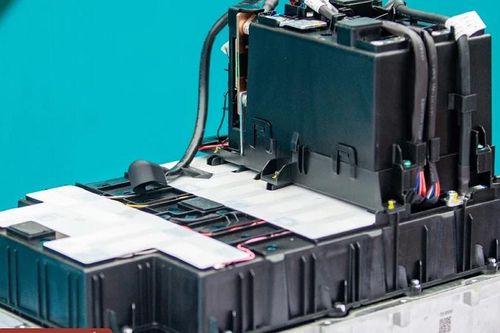 Mạo danh đại lý bán pin, lừa đảo chiếm đoạt tài sản