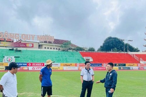 Sân V-League xấu, hình ảnh giải đấu sao đẹp?