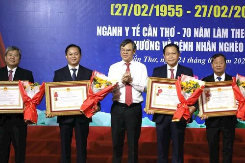 TP Cần Thơ: Phong tặng danh hiệu 'Thầy thuốc ưu tú' cho 41 bác sĩ