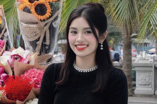 Hot girl bắn cung mắc lỗi ăn mặc