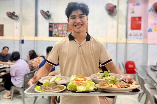 Hàng quán ở TP.HCM không dám tăng giá vì sợ mất khách